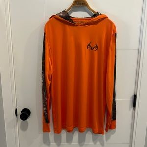 🇺🇸 Realtree long sleeve orange hooded shirt size XL